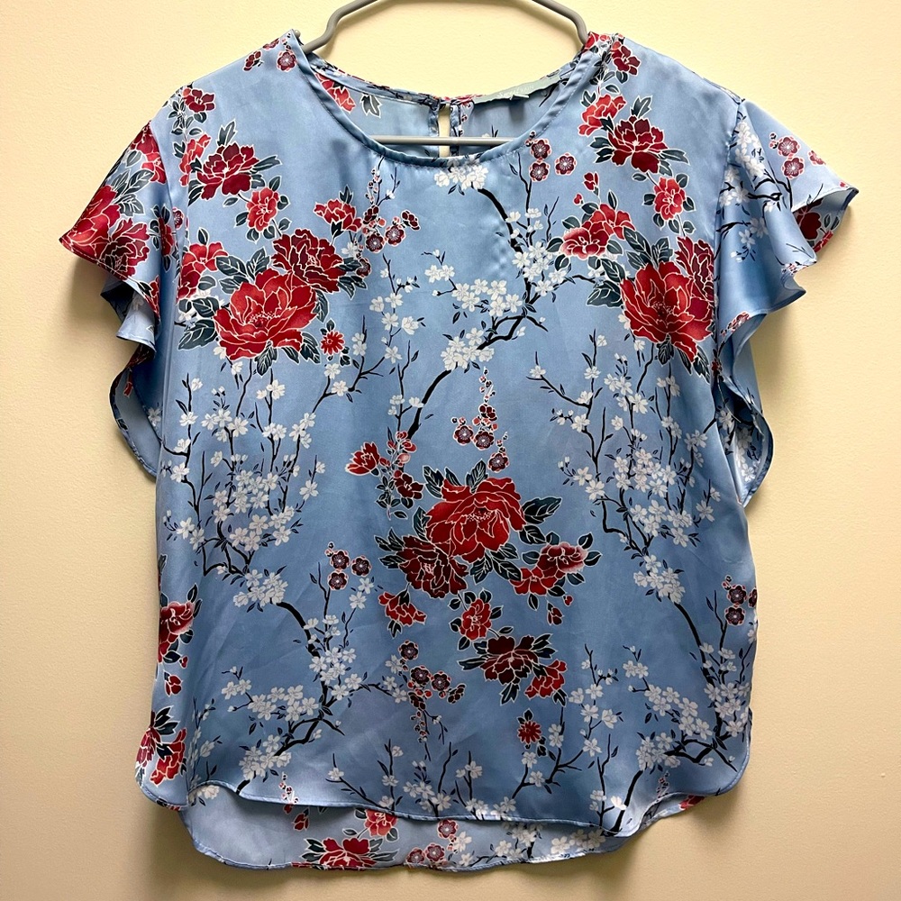 Blue oriental themed satin top 🌸 lightly worn